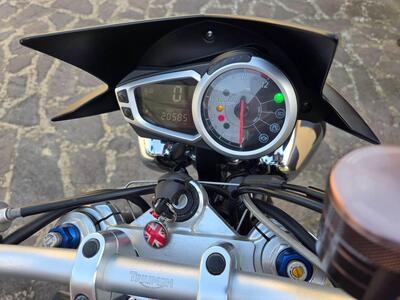 Triumph Speed Triple 1050 (2005 - 11) usata