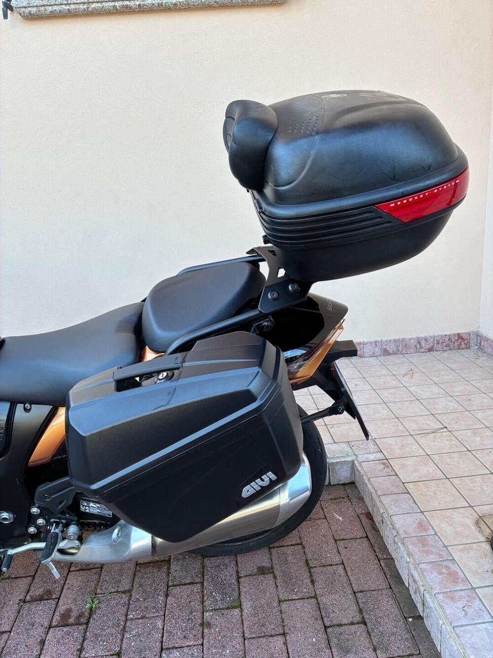 Suzuki GSX 1300 R Hayabusa (2021 - 24) (8)