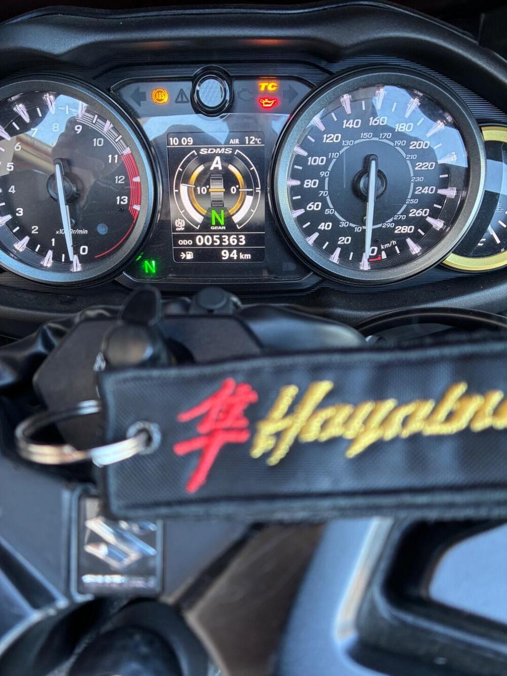 Suzuki GSX 1300 R Hayabusa (2021 - 24) (9)