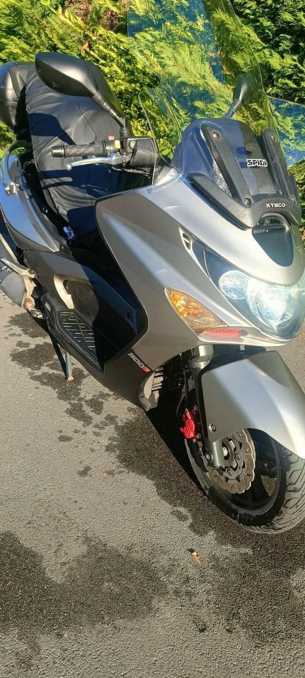 Kymco Xciting 300i (2)