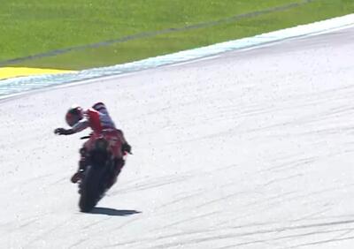 MotoGP 2025. GP della Malesia. Pecco Bagnaia: Non avrei fatto partire la gara di Moto3. La foratura? Problemi relativi