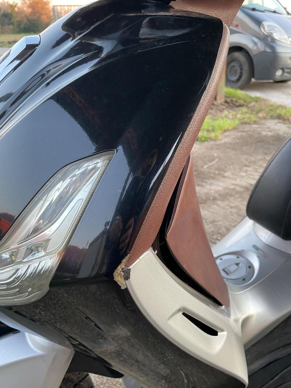 Piaggio Beverly 300 i.e. (2010 - 16) (11)