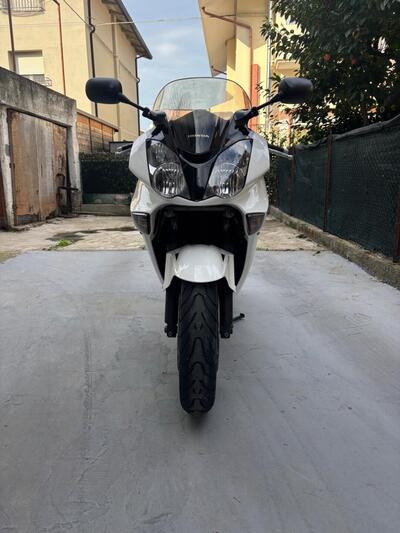 Honda VFR 800 (2006 - 13) usata