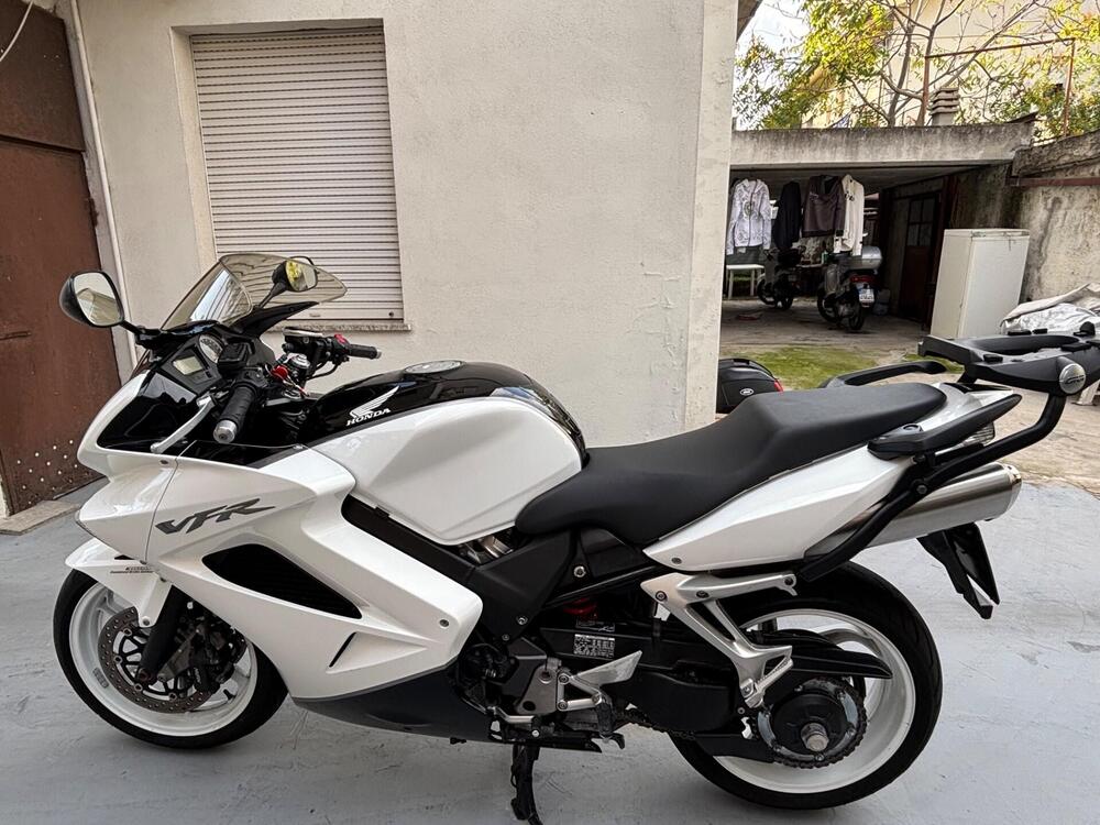 Honda VFR 800 (2006 - 13) (3)