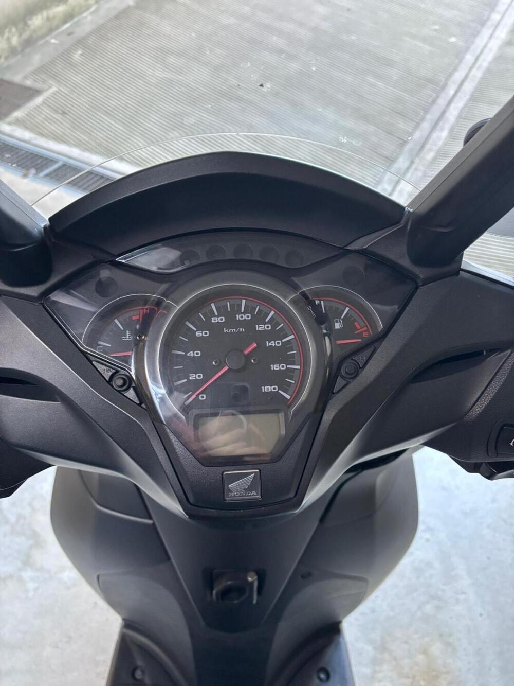 Honda SH 300 i ABS (2016 - 20) (2)