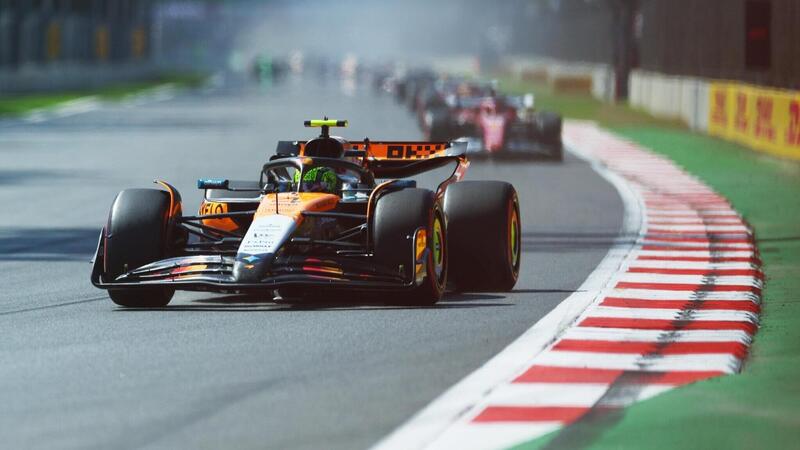 F1, Norris trionfa al GP di Citt&agrave; del Messico e torna in vetta al mondiale! Leclerc in volata su Verstappen