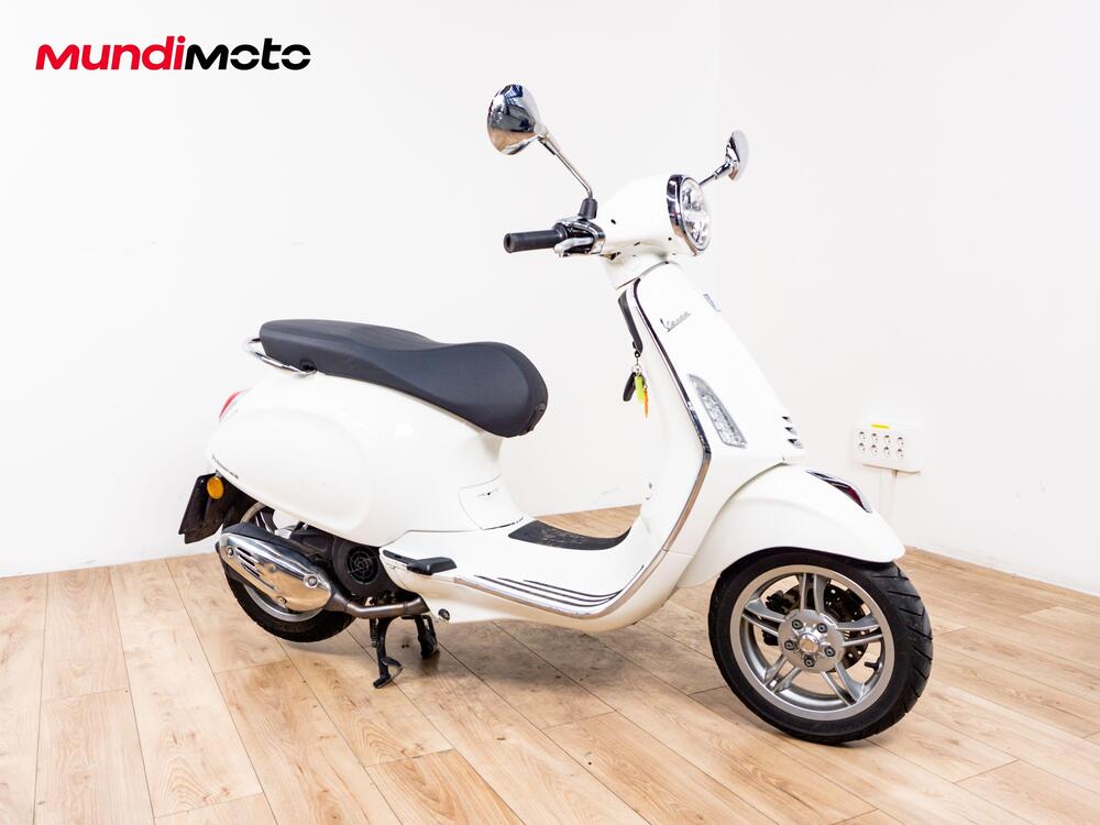 Vespa Primavera 125 Batik (2024 - 26) (2)
