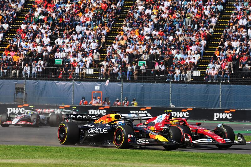 Formula 1. &quot;Solo io penalizzato!&quot;: Hamilton furioso dopo il GP del Messico, attacco alla FIA e a Verstappen