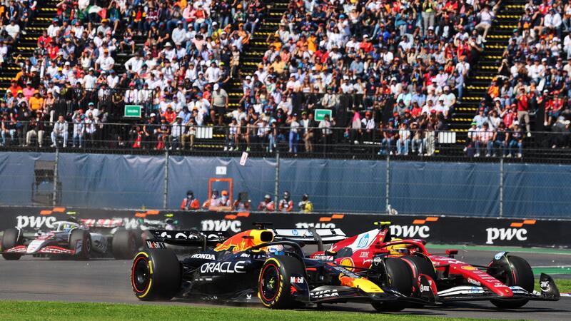 Formula 1. &quot;Solo io penalizzato!&quot;: Hamilton furioso dopo il GP del Messico, attacco alla FIA e a Verstappen
