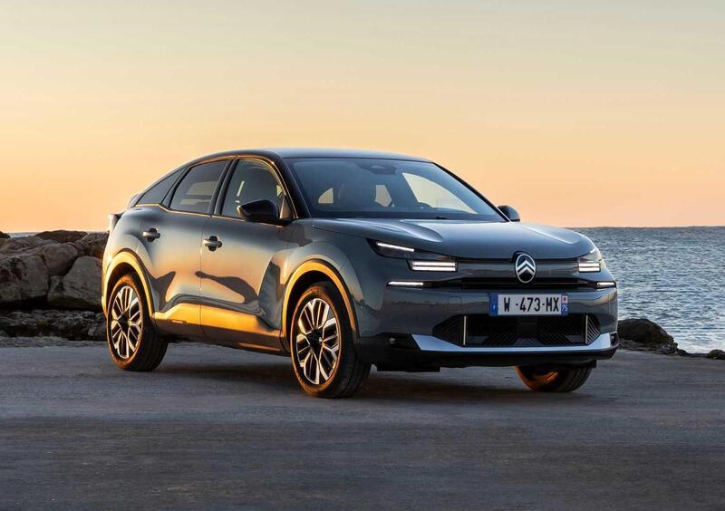 Citroen C4 (2020-->>) (2)