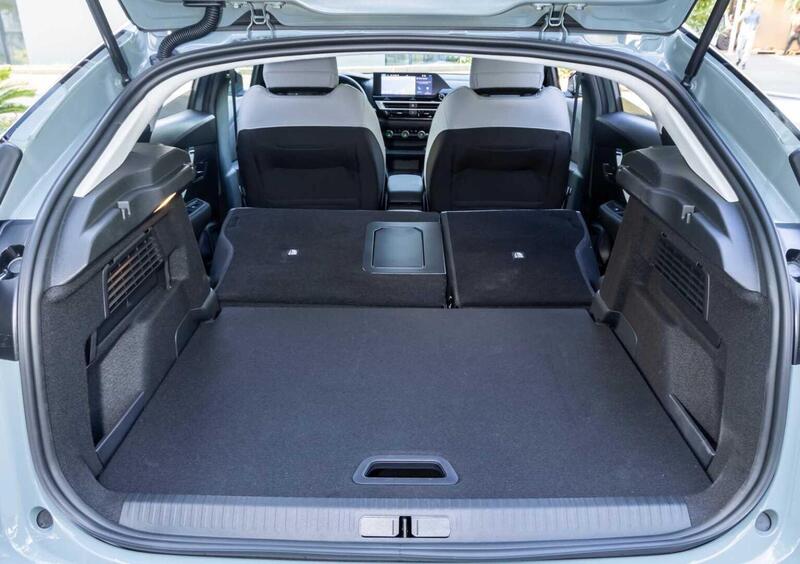 Citroen C4 (2020-->>) (11)