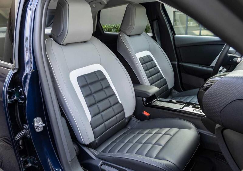 Citroen C4 X (2022-->>) (10)