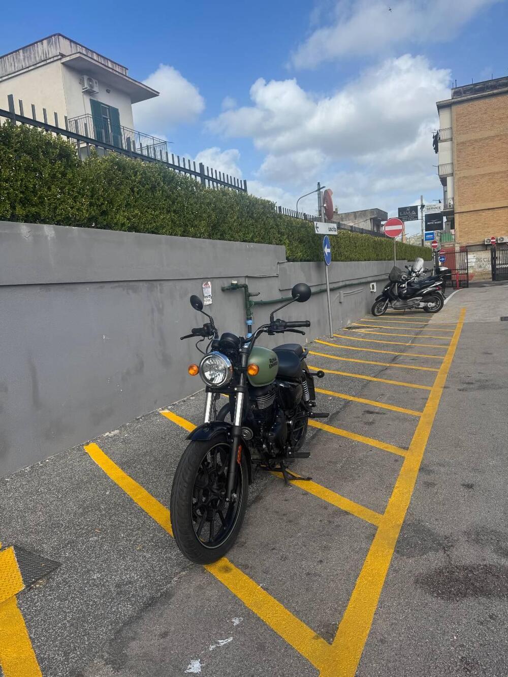 Royal Enfield Meteor 350 (2021 - 26) (3)