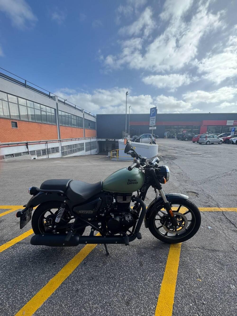 Royal Enfield Meteor 350 (2021 - 26) (2)