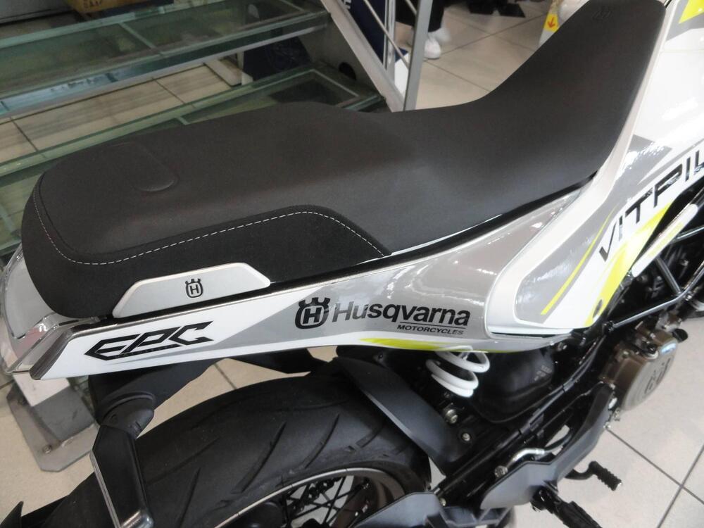 Husqvarna Vitpilen 401 (2021 - 23) (7)