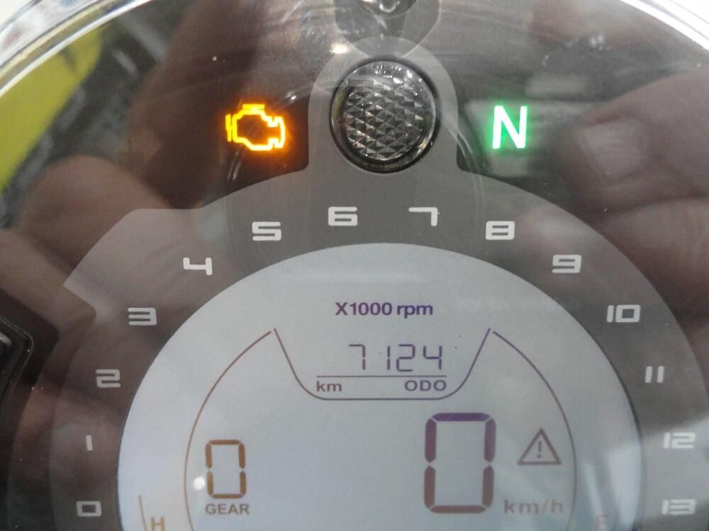 Husqvarna Vitpilen 401 (2021 - 23) (9)