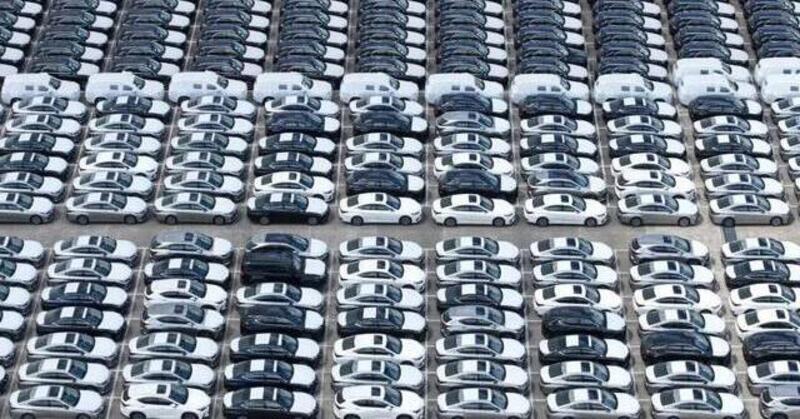 Cina al comando dell’auto elettrica: oltre l’80 % di veicoli new energy e guida autonoma L4 entro il 2040