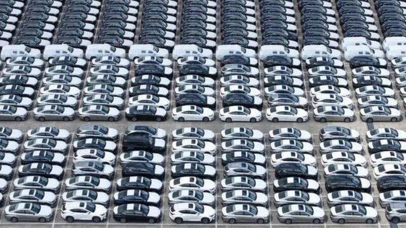 Cina al comando dell&rsquo;auto elettrica: oltre l&rsquo;80 % di veicoli new energy e guida autonoma L4 entro il 2040