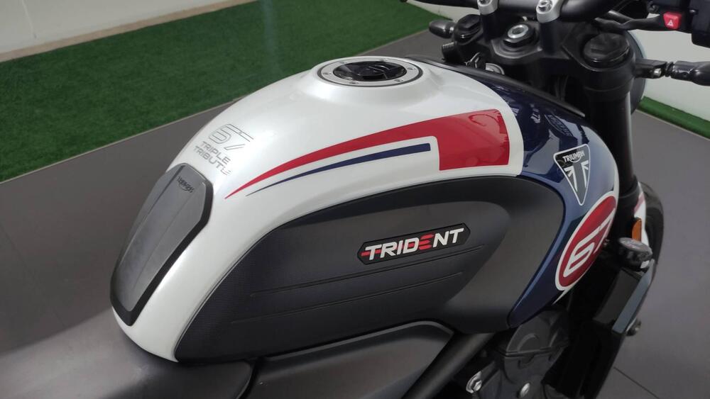 Triumph Trident 660 Triple Tribute Edition (2024) (8)