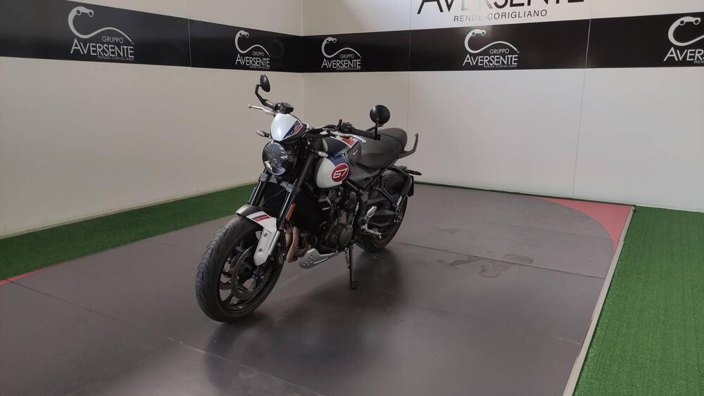 Triumph Trident 660 Triple Tribute Edition (2024) (10)