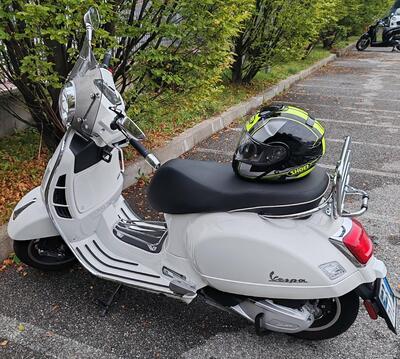Vespa GTS 300 Super Sport (2023 - 24) usata