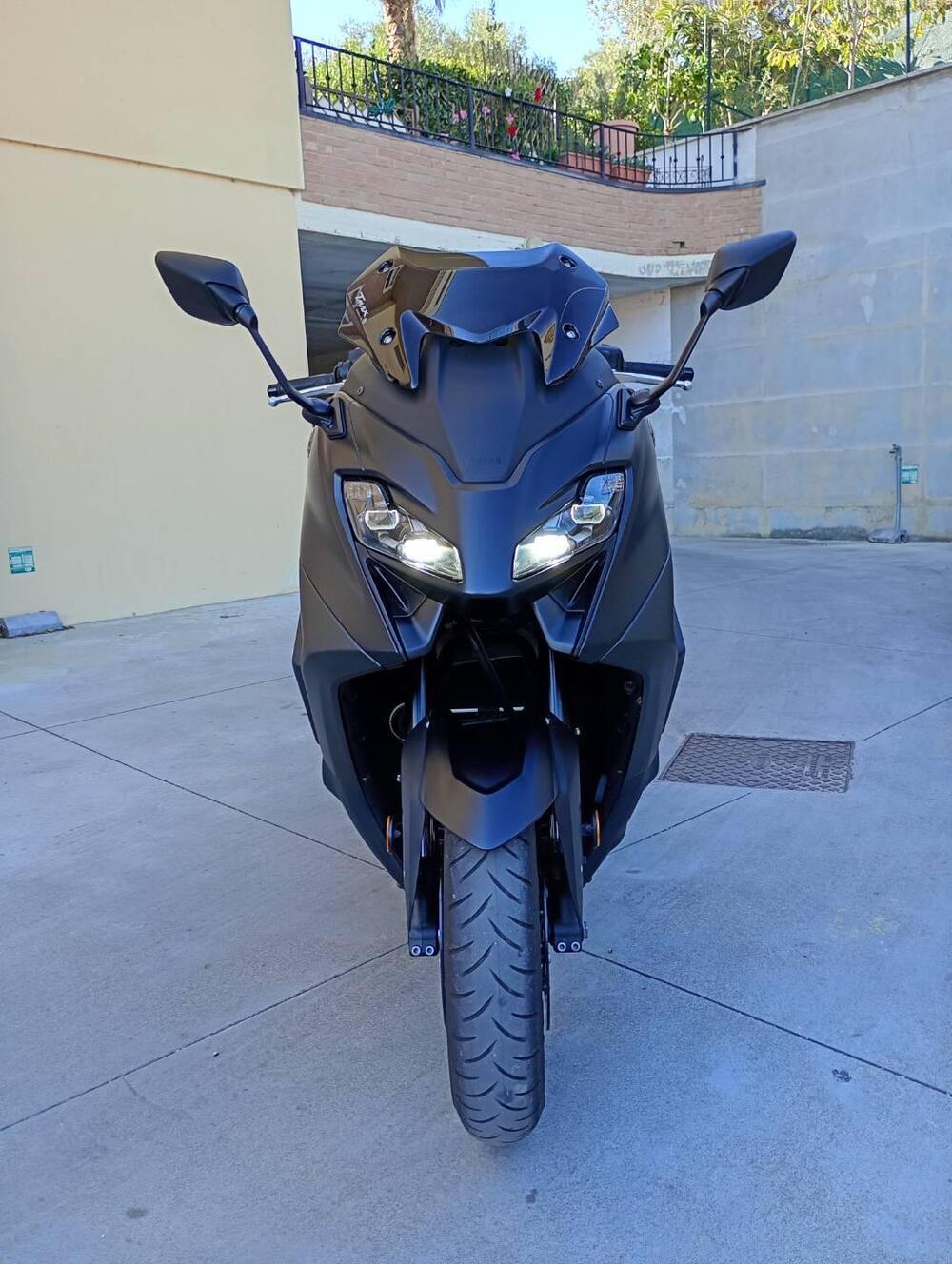 Yamaha T-Max 560 (2022 - 24) (8)