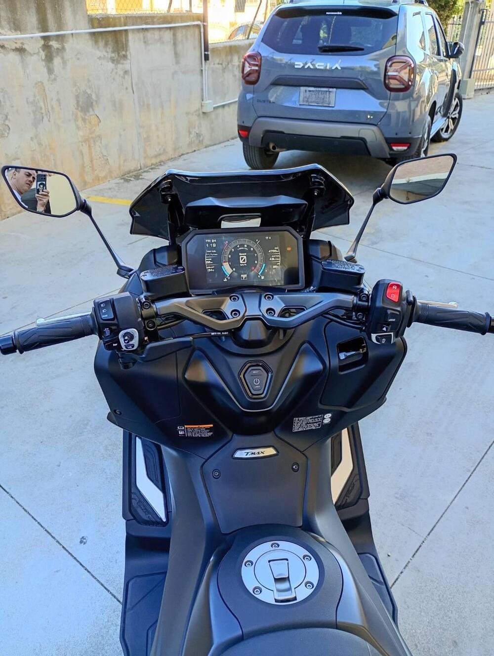 Yamaha T-Max 560 (2022 - 24) (12)