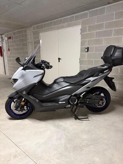 Yamaha T-Max 560 Tech Max (2021) usata