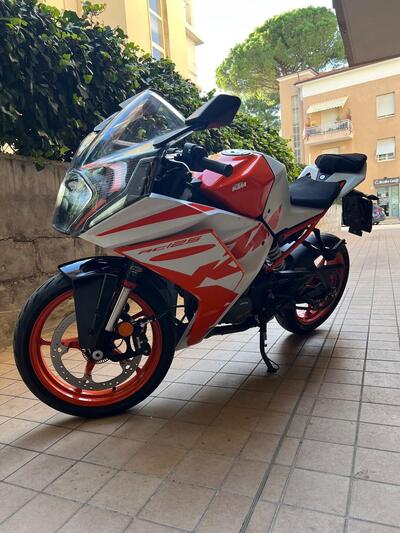 KTM RC 125 (2022 - 25) usata