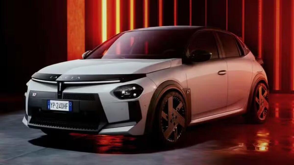 Lancia Ypsilon HF 280: Scende in campo e le ha tutte contro. Top e Flop