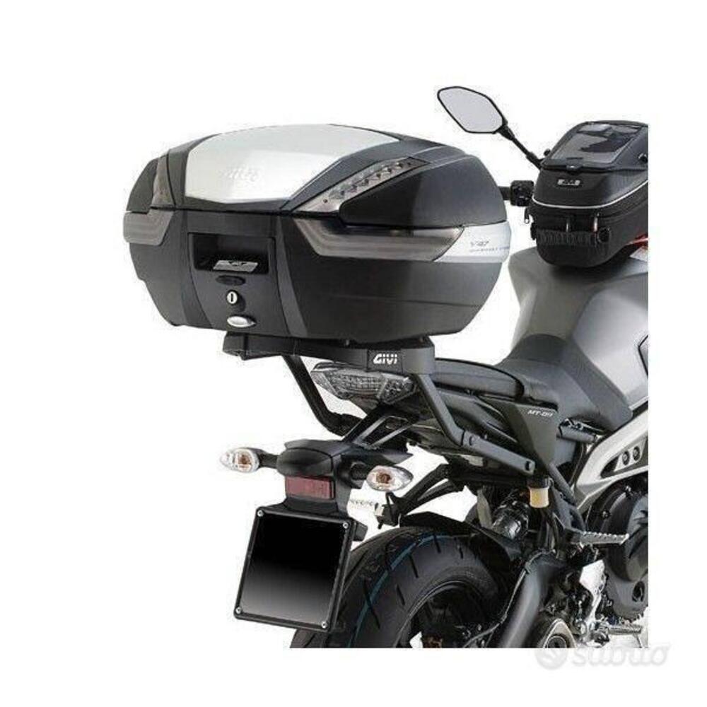 Staffa e piastra Givi 2115FZ MT-09 / XSR900 (3)