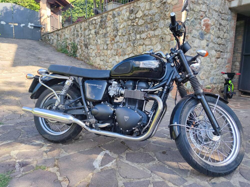 Triumph Bonneville (2007 - 16) (2)
