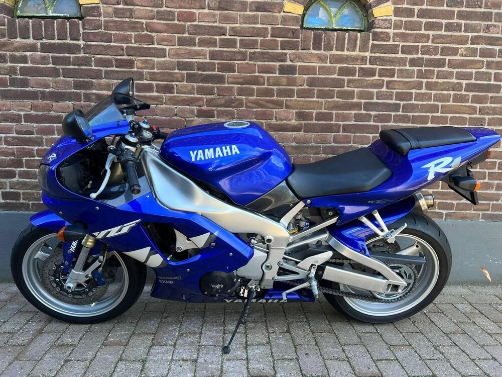 Yamaha YZF R1 (1998 - 99) (2)
