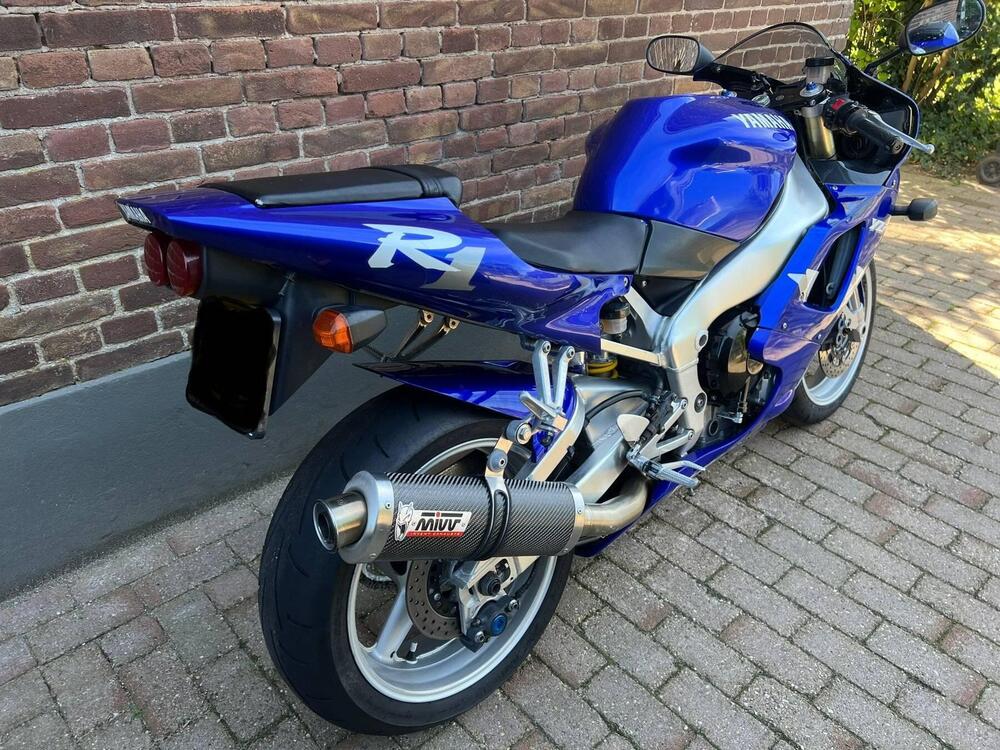 Yamaha YZF R1 (1998 - 99) (4)