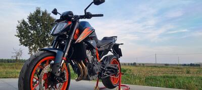 KTM 890 Duke R (2022 - 23) usata