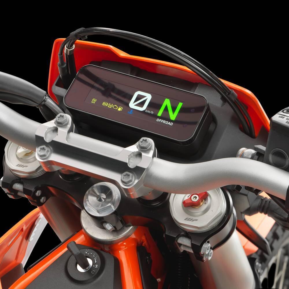 KTM 690 Enduro R (2026) (5)