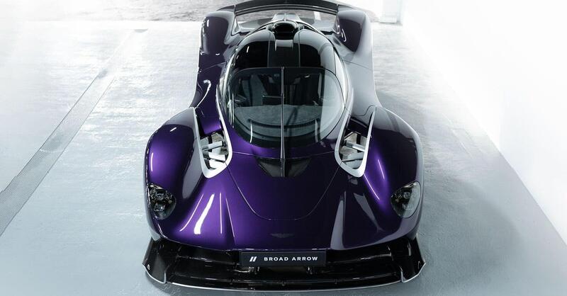 Aston Martin Valkyrie Spider: 272.000€ di optional e solo 97 km, vale più di una Ferrari nuova