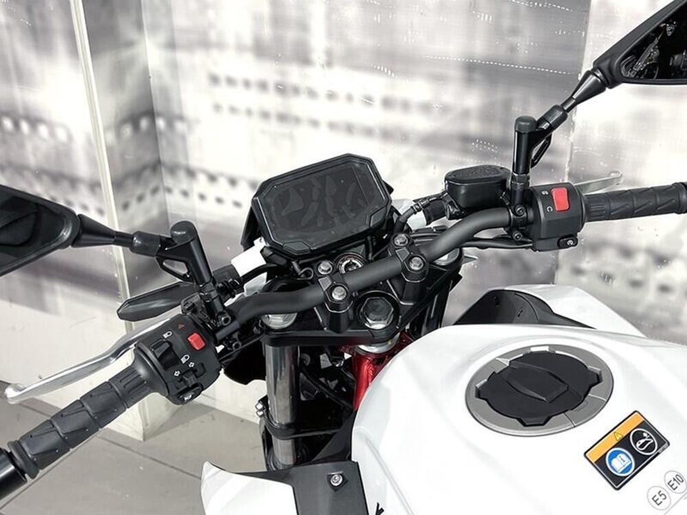 Kawasaki Z 500 SE (2024 - 26) (6)