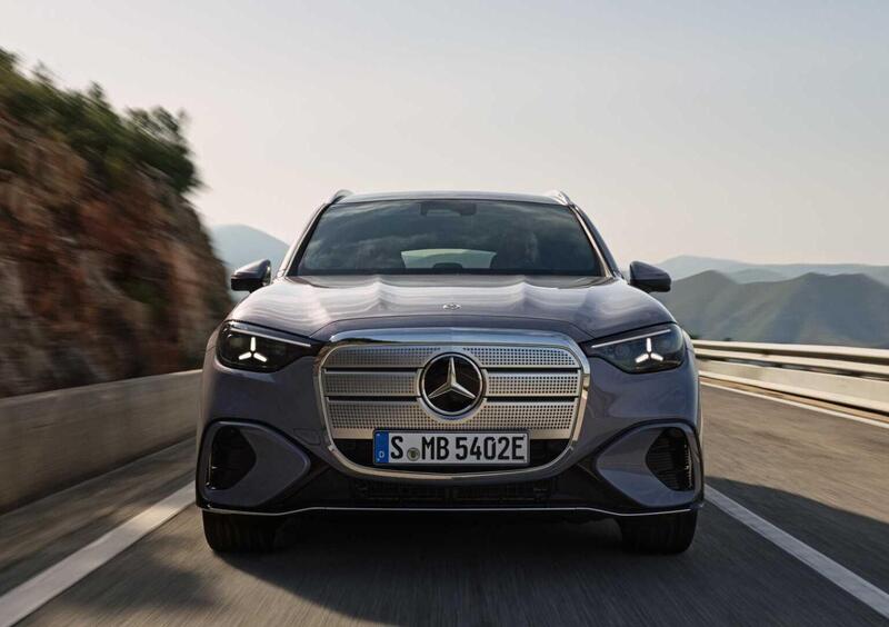 Mercedes-Benz GLC (2025-->>) (3)