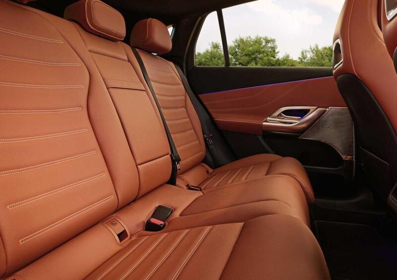 Mercedes-Benz GLC (2025-->>) (17)