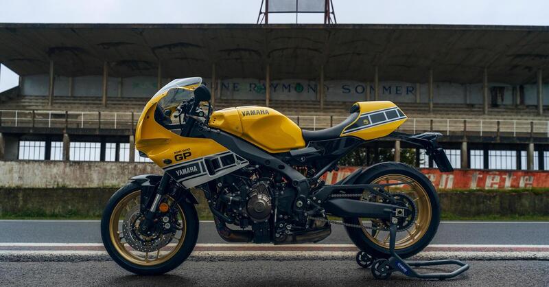Yamaha XSR 900 GP 2026: arriva la livrea Legend Yellow, un tributo a Kenny Roberts [GALLERY]