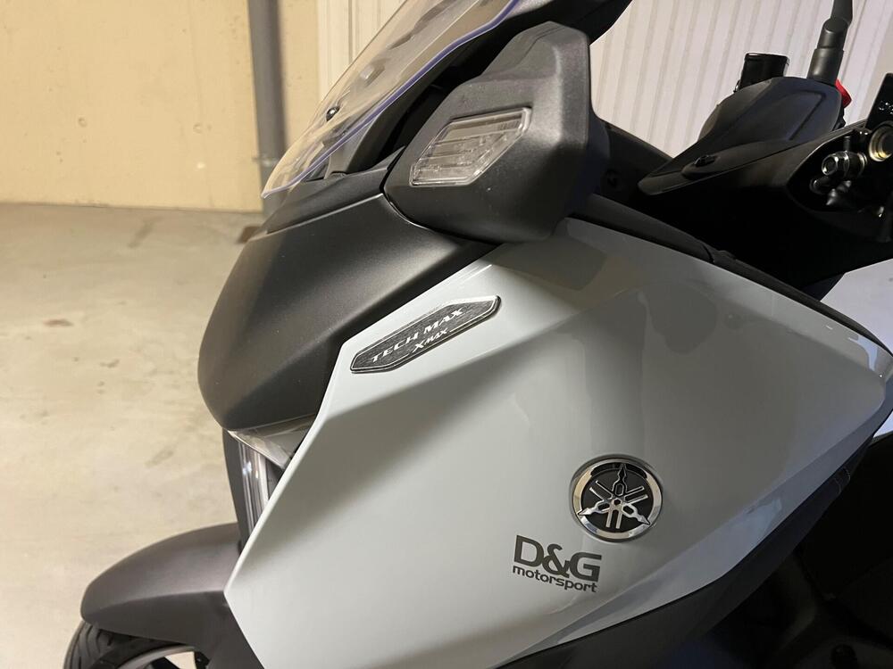 Yamaha X-Max 300 Tech Max (2025 - 26) (3)