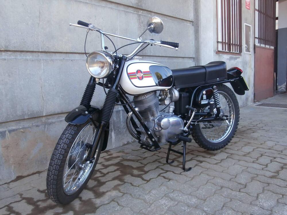 Gilera 124 SEI GIORNI (4)