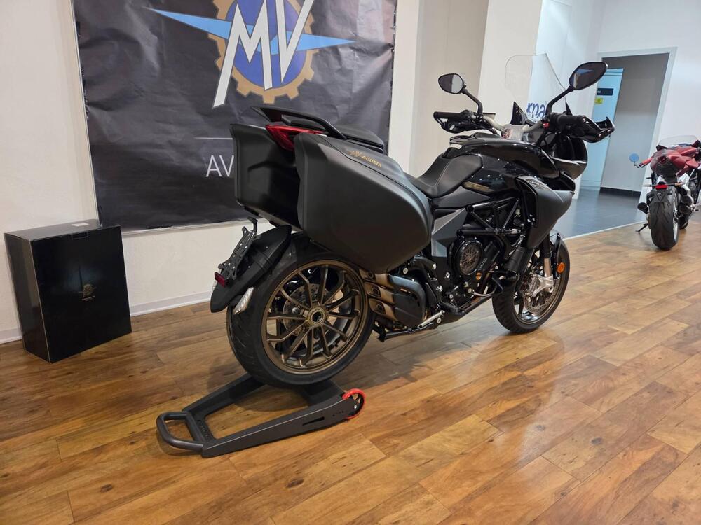 MV Agusta Turismo Veloce 800 Lusso SCS (2021 - 26) (4)