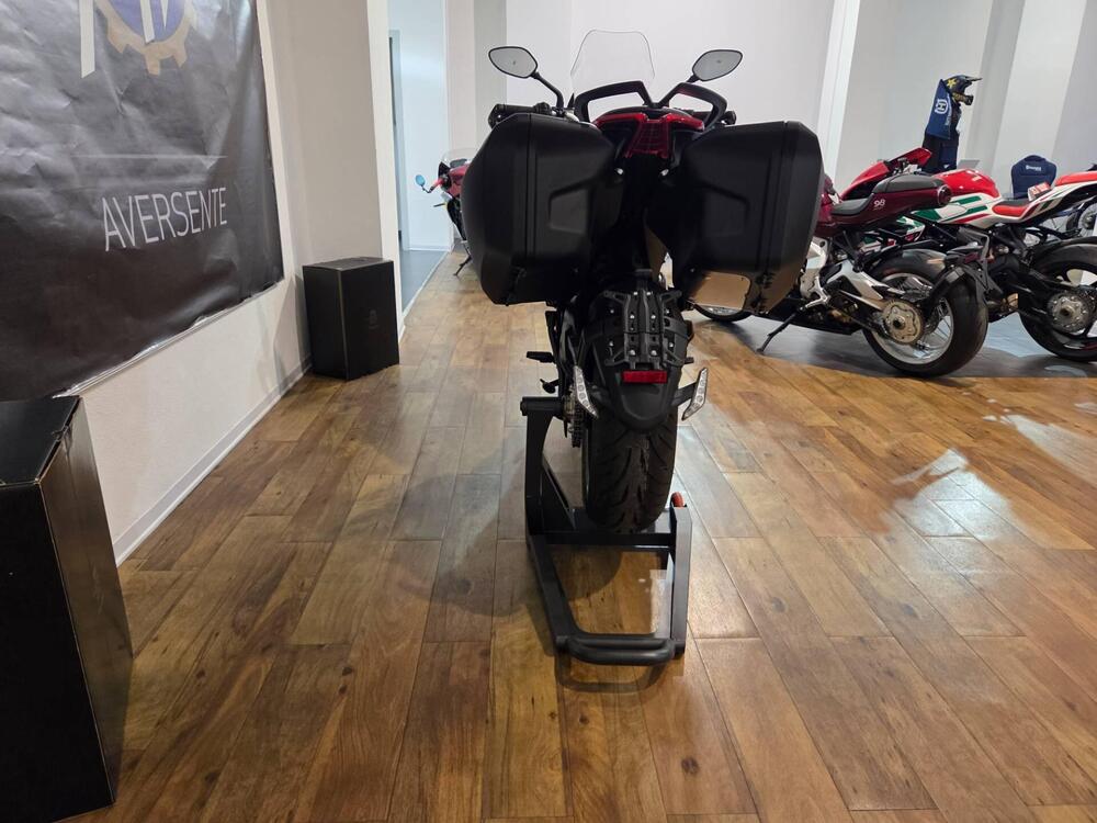 MV Agusta Turismo Veloce 800 Lusso SCS (2021 - 26) (7)