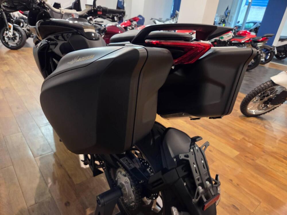 MV Agusta Turismo Veloce 800 Lusso SCS (2021 - 26) (8)