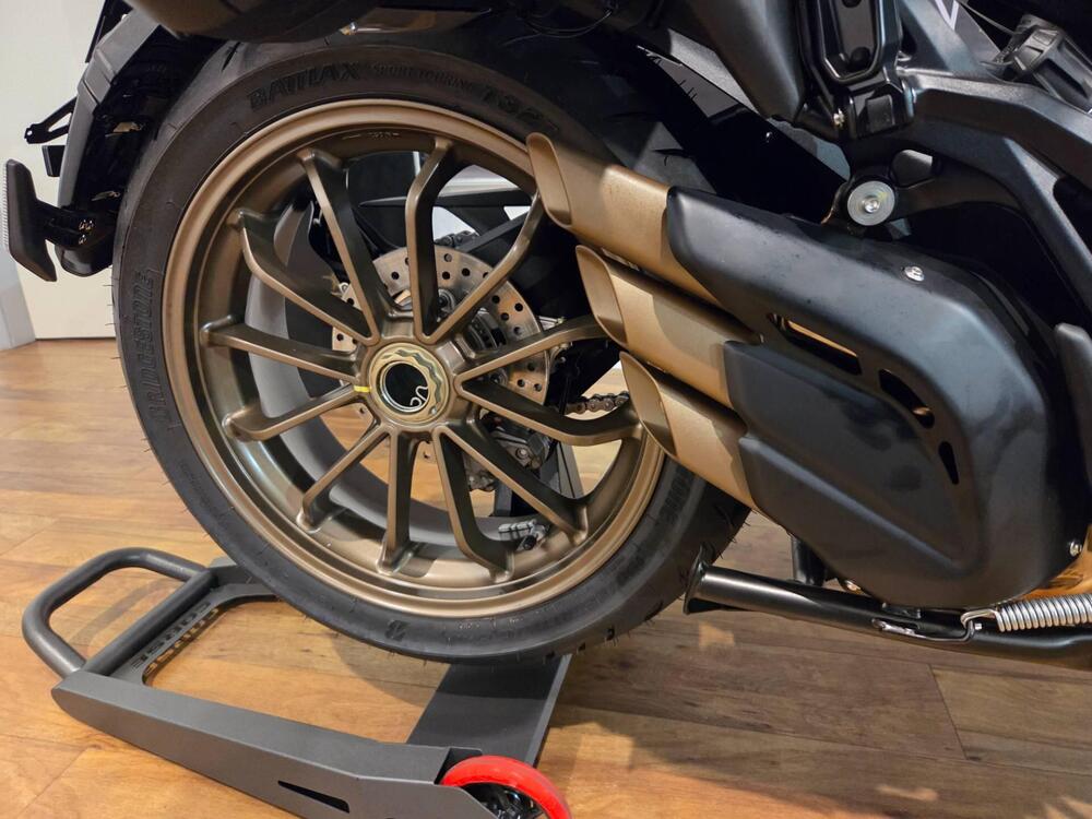 MV Agusta Turismo Veloce 800 Lusso SCS (2021 - 26) (13)