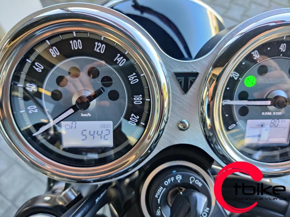 Triumph Bonneville T100 (2021 - 25) (2)