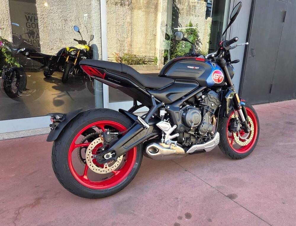 Triumph Trident 660 Triple Tribute Edition (2025 - 26) (5)