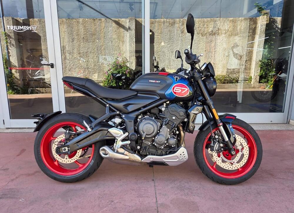 Triumph Trident 660 Triple Tribute Edition (2025 - 26) (7)